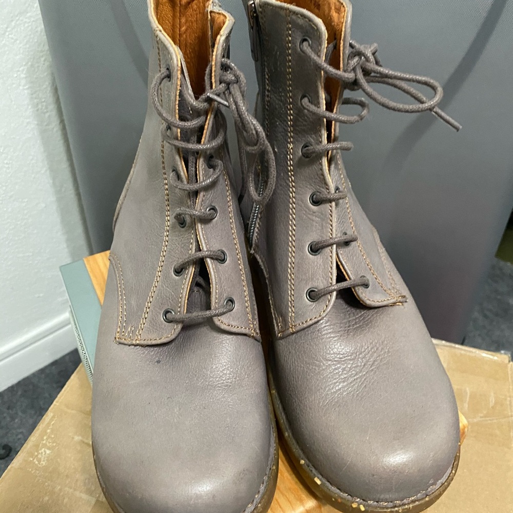 Art  booties made in Spain
